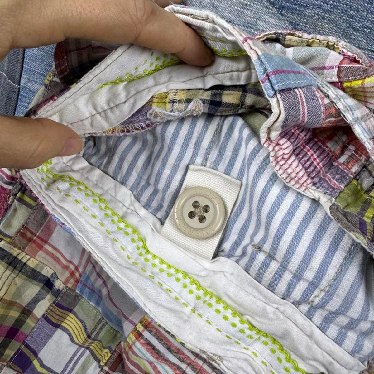 Insane Vintage 2000’s American Eagle Plaid Buck-back Shorts