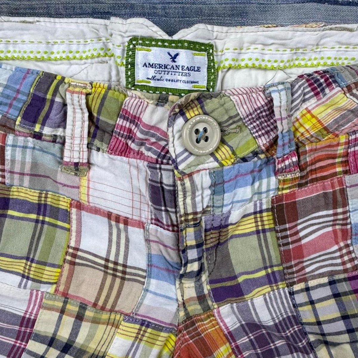 Insane Vintage 2000’s American Eagle Plaid Buck-back Shorts